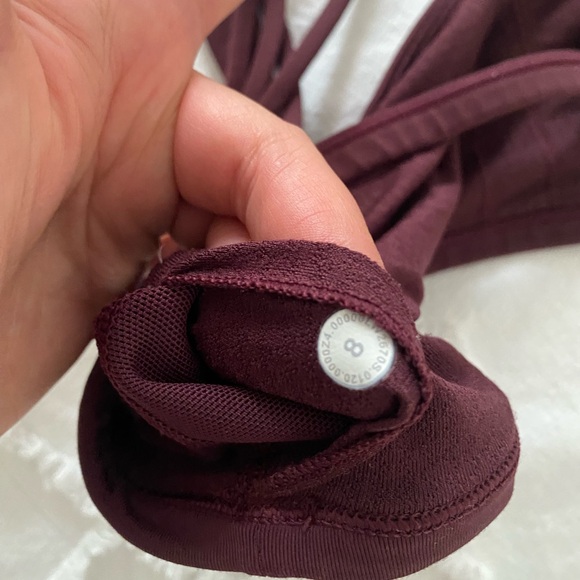 Top Lululemon Size 8 - Picture 3 of 3
